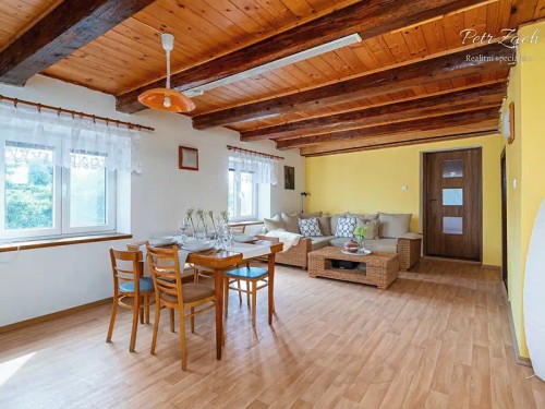 Prodej domu 290 m², pozemek 1802 m²