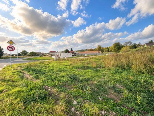 Prodej stavebního pozemku 853 m²