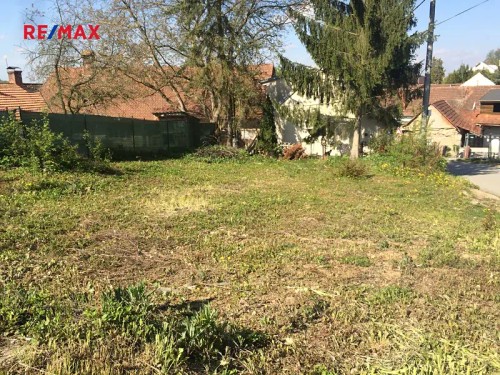 Prodej stavebního pozemku 310 m²