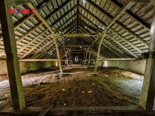 Prodej zemědělské usedlosti 830 m², pozemek 978 m²