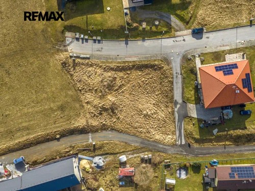 Prodej stavebního pozemku 988 m²