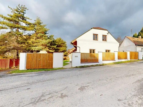 Prodej domu 317 m², pozemek 1233 m²