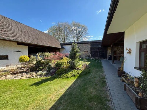 Prodej domu 300 m², pozemek 2758 m²