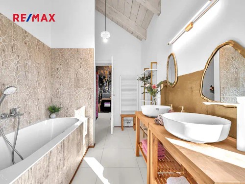 Prodej domu 213 m², pozemek 1614 m²