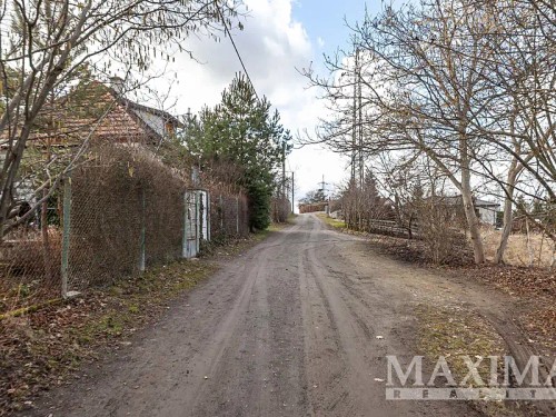 Prodej stavebního pozemku 890 m²