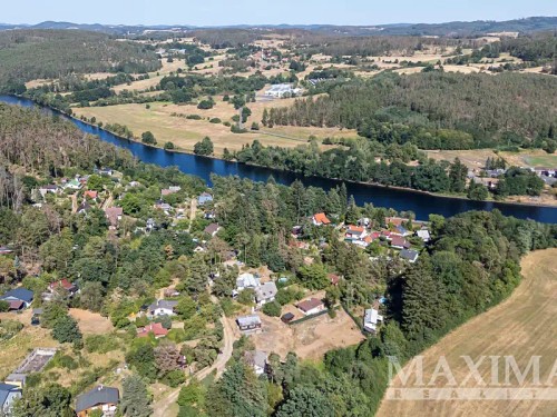 Prodej stavebního pozemku 1403 m²