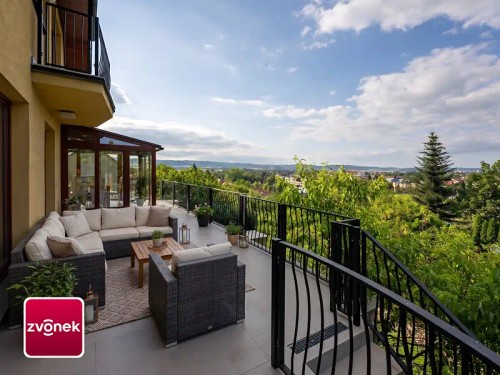 Prodej vily 540 m², pozemek 1700 m²
