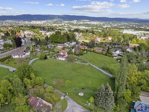 Prodej stavebního pozemku 2518 m²