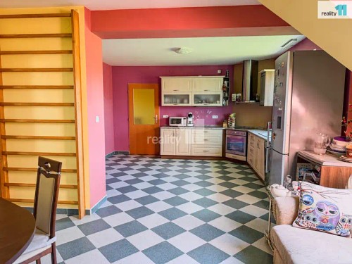 Prodej domu 200 m², pozemek 6424 m²