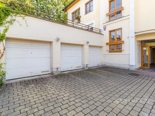 Prodej bytu 2+kk 64 m²