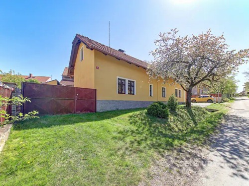 Prodej chalupy 234 m², pozemek 896 m²