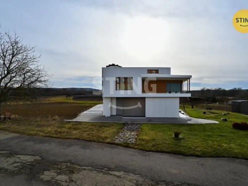 Prodej stavebního pozemku 1850 m²