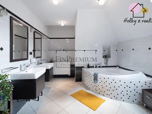 Prodej domu 354 m², pozemek 899 m²