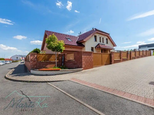 Prodej domu 392 m², pozemek 973 m²