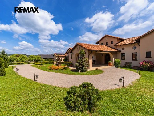 Prodej domu 652 m², pozemek 7174 m²