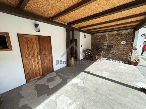 Prodej domu 300 m², pozemek 2758 m²
