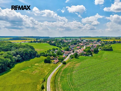 Prodej stavebního pozemku 1305 m²