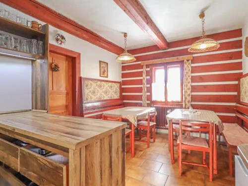 Prodej domu 450 m², pozemek 1305 m²