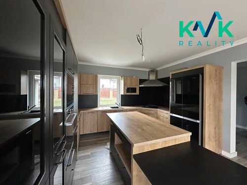 Prodej domu 270 m², pozemek 183 m²