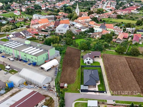 Prodej stavebního pozemku 800 m²