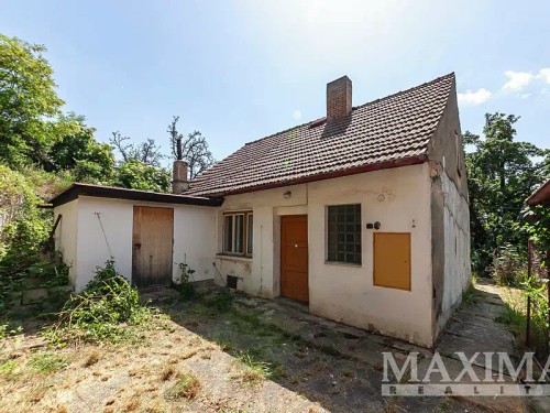 Prodej stavebního pozemku 1448 m²