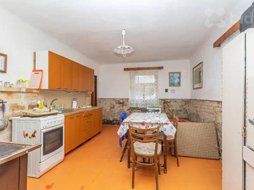 Prodej domu 950 m², pozemek 24944 m²