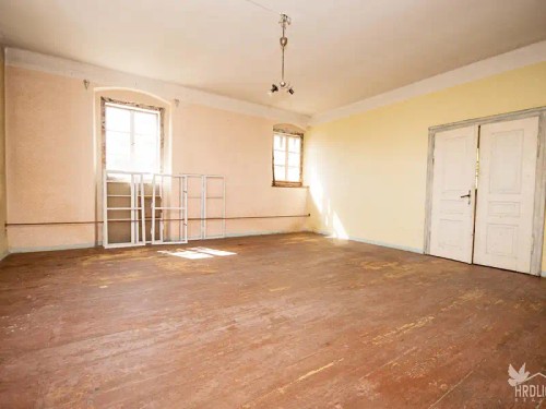 Prodej vily 208 m², pozemek 3304 m²
