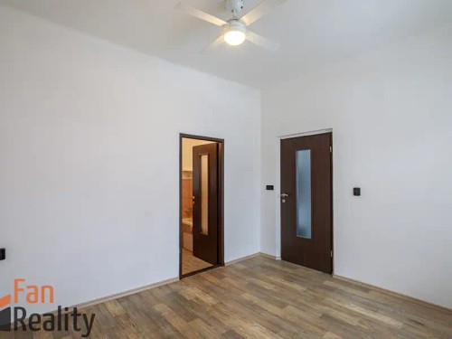 Prodej domu 450 m², pozemek 724 m²