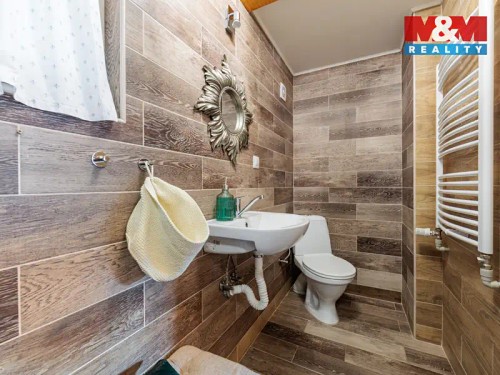 Prodej domu 228 m², pozemek 1683 m²