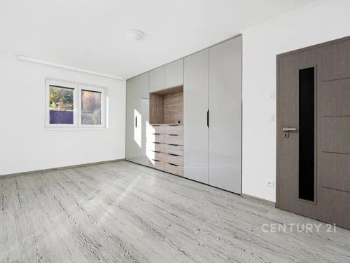 Prodej domu 275 m², pozemek 842 m²