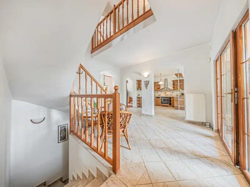 Prodej domu 370 m², pozemek 1856 m²
