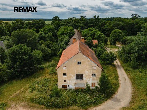 Prodej zemědělské usedlosti 830 m², pozemek 978 m²