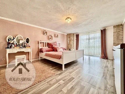 Prodej domu 240 m², pozemek 6384 m²