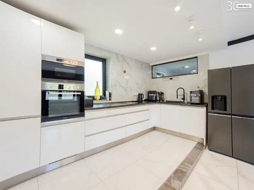 Prodej domu 300 m², pozemek 1220 m²