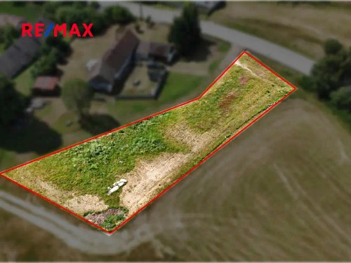 Prodej stavebního pozemku 1670 m²