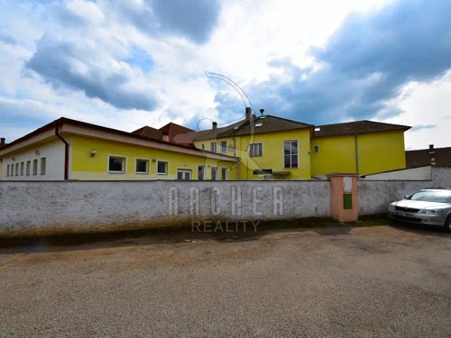 Prodej domu 770 m², pozemek 1076 m²