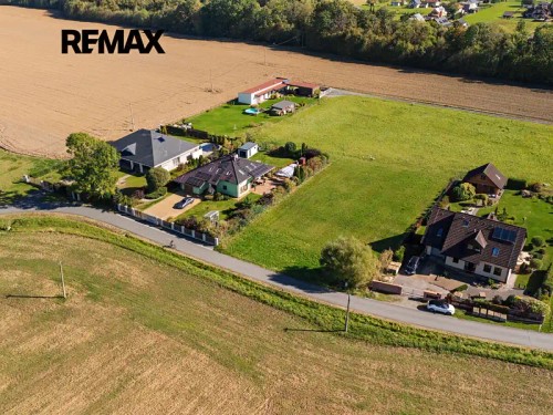 Prodej stavebního pozemku 2001 m²