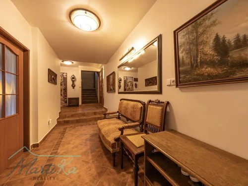 Prodej domu 350 m², pozemek 9285 m²