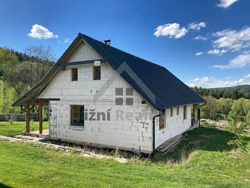 Prodej domu 300 m², pozemek 1500 m²