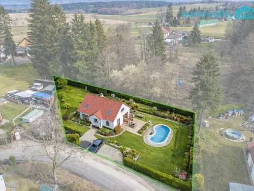 Prodej stavebního pozemku 1035 m²