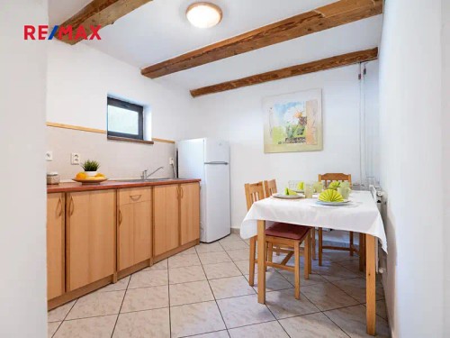 Prodej domu 770 m², pozemek 9150 m²