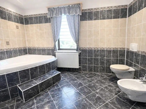 Prodej domu 348 m², pozemek 1200 m²