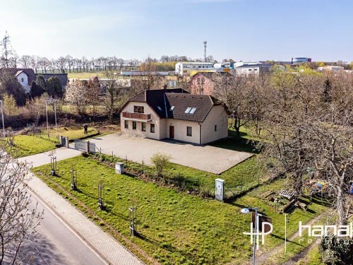 Prodej domu 259 m², pozemek 2016 m²