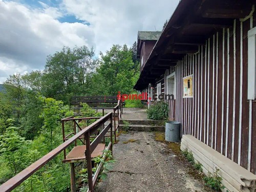 Prodej chalupy 303 m², pozemek 303 m²