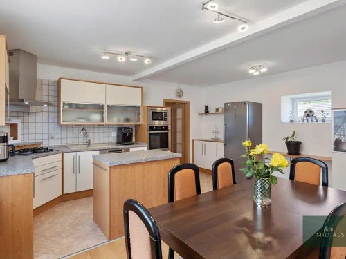 Prodej domu 200 m², pozemek 1164 m²