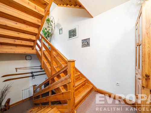 Prodej domu 390 m², pozemek 617 m²