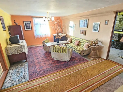 Prodej domu 350 m², pozemek 2537 m²