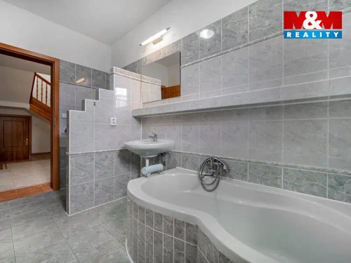 Prodej domu 296 m², pozemek 767 m²