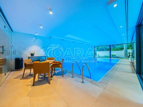 Prodej domu 420 m², pozemek 1538 m²