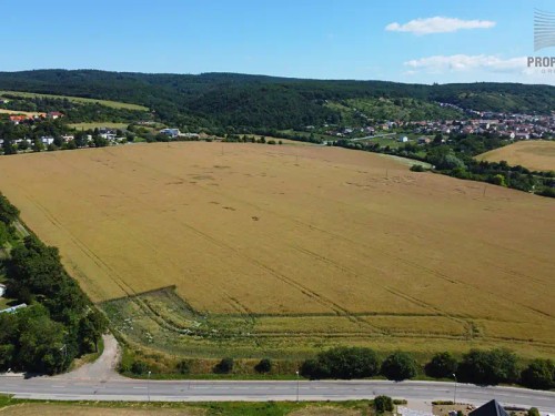 Prodej stavebního pozemku 1649 m²